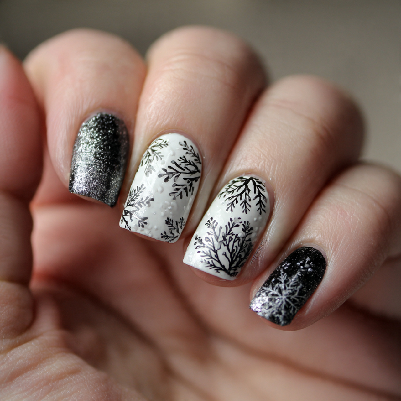 Seasonal Black And White Nails Styles
