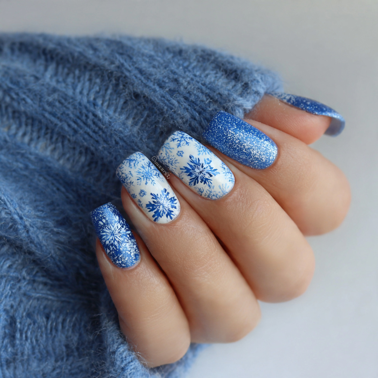 Seasonal Blue And White Nails